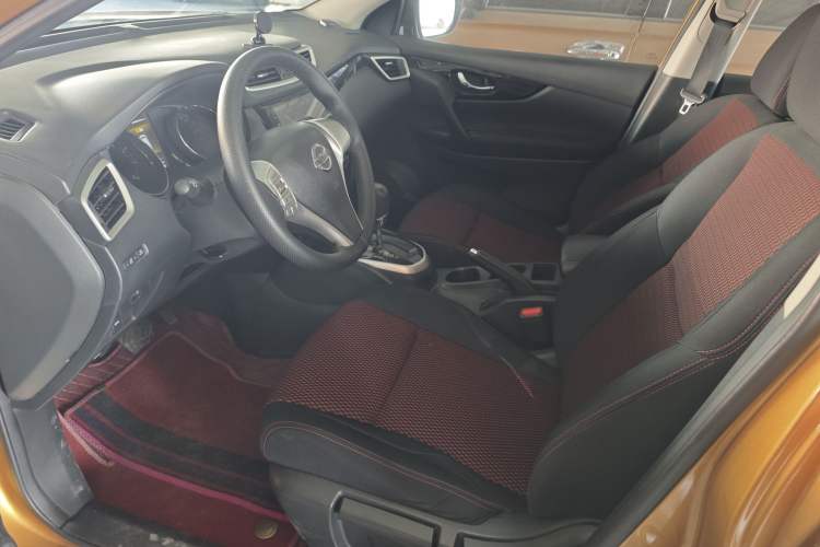 Used Nissan Qashqai 2016 2.0L CVT Elite Edition Interior 2