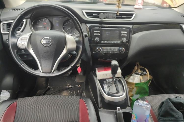 Used Nissan Qashqai 2016 2.0L CVT Leading Edition Interior 2