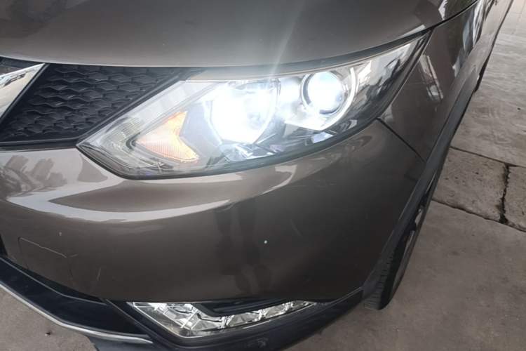 Used Nissan Qashqai 2016 2.0L CVT Luxury Edition Left Front Headlight