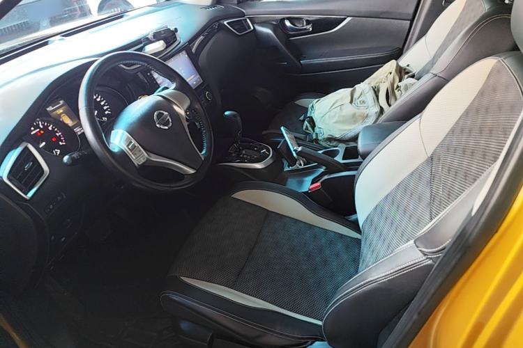 Used Nissan Qashqai 2016 2.0L CVT Luxury Edition Left Front Seat