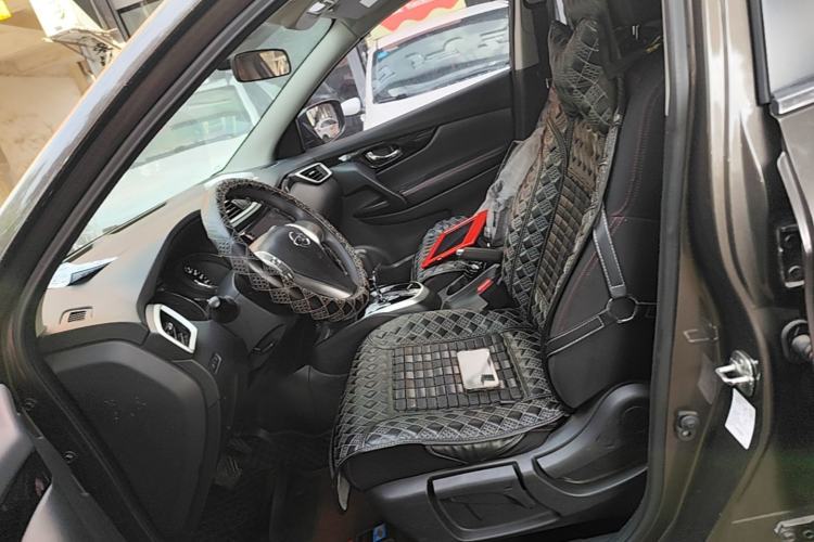 Used Nissan Qashqai 2016 2.0L CVT Elite Edition Left Front Seat