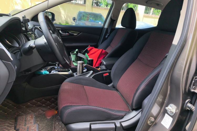 Used Nissan Qashqai 2016 2.0L CVT Elite Edition Left Front Seat