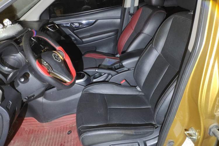Used Nissan Qashqai 2016 2.0L CVT Luxury Edition Left Front Seat