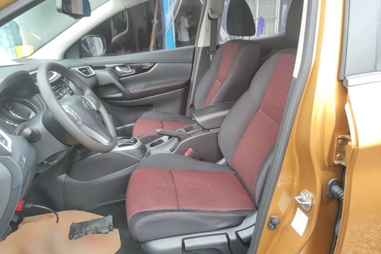 Used Nissan Qashqai 2016 2.0L CVT Elite Edition Left Front Seat