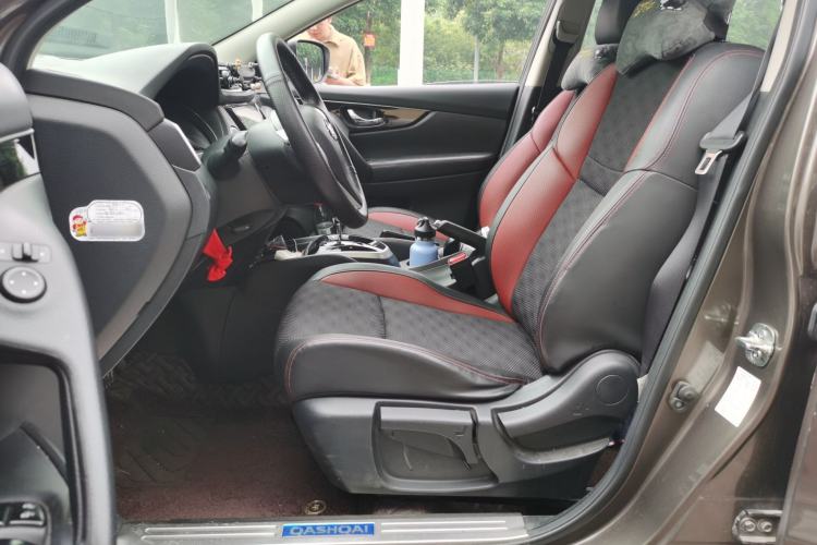 Used Nissan Qashqai 2016 2.0L CVT Luxury Edition Left Front Seat