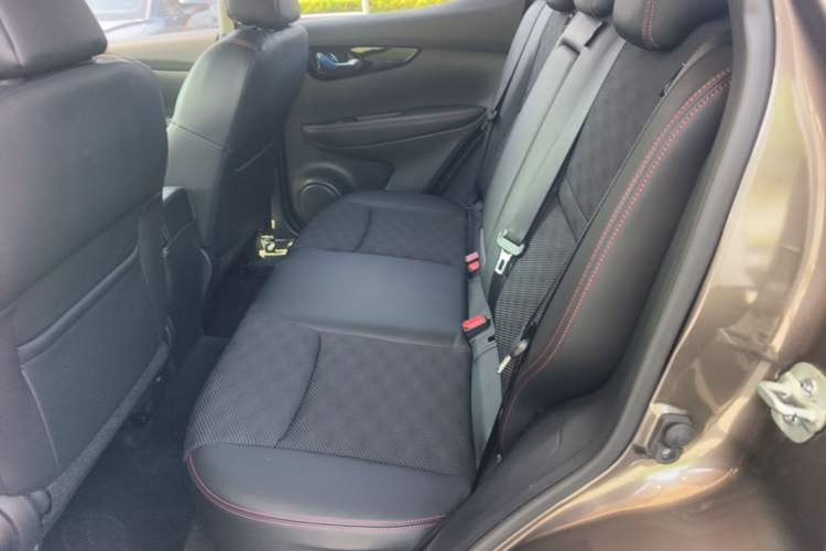 Used Nissan Qashqai 2016 2.0L CVT Luxury Edition Left Rear Seat