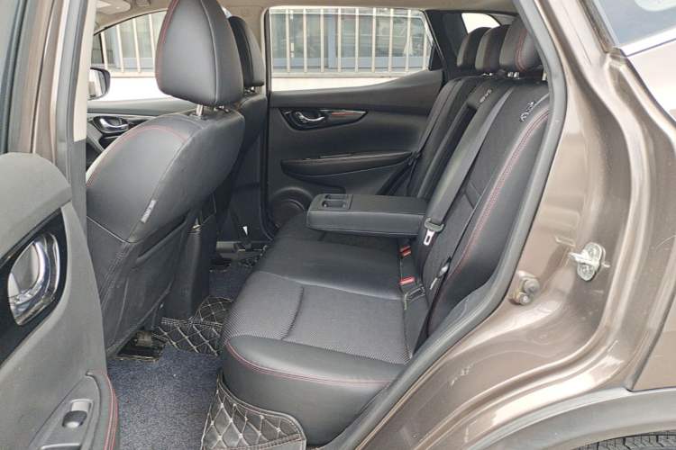 Used Nissan Qashqai 2016 2.0L CVT Luxury Edition Left Rear Seat