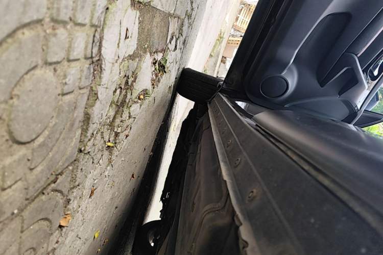 Used Nissan Qashqai 2016 2.0L CVT Elite Edition Left Side Sill