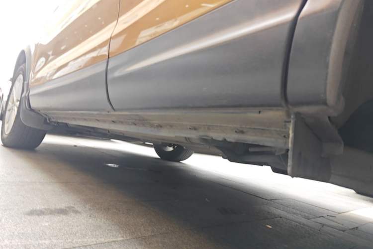 Used Nissan Qashqai 2016 2.0L CVT Elite Edition Left Side Sill
