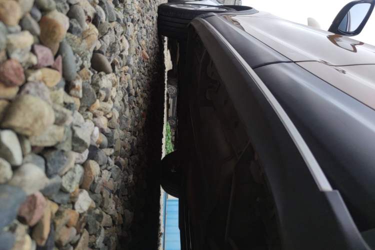 Used Nissan Qashqai 2016 2.0L CVT Elite Edition Left Side Sill