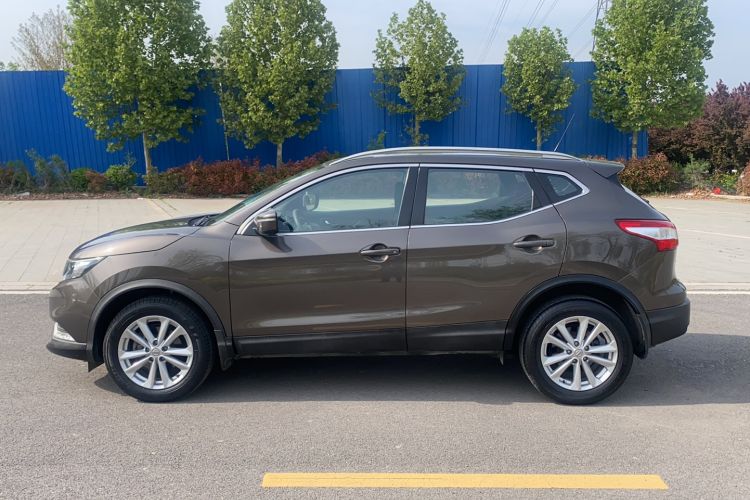 Used Nissan Qashqai 2016 2.0L CVT Elite Edition Left Side