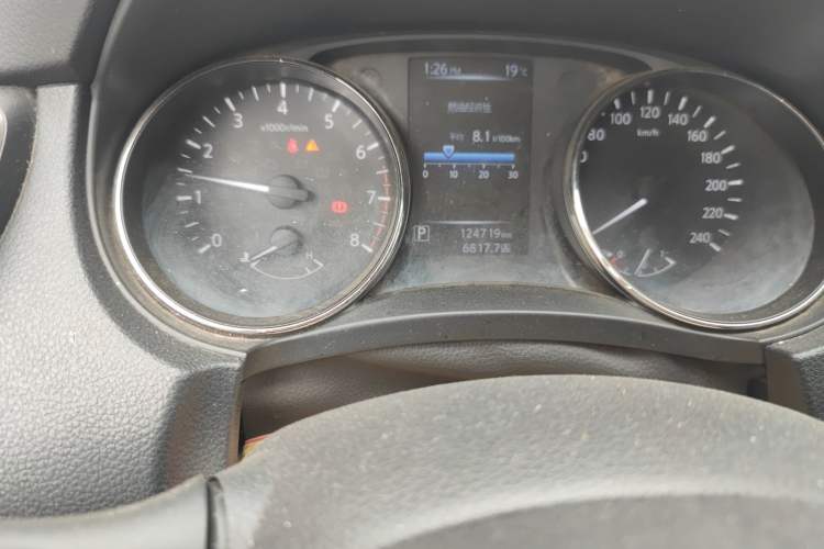 Used Nissan Qashqai 2016 2.0L CVT Leading Edition Odometer Close Up