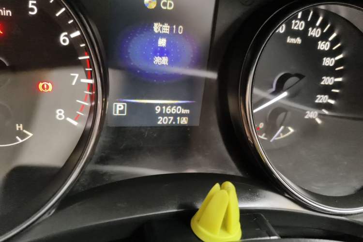 Used Nissan Qashqai 2016 2.0L CVT Luxury Edition Odometer Close Up