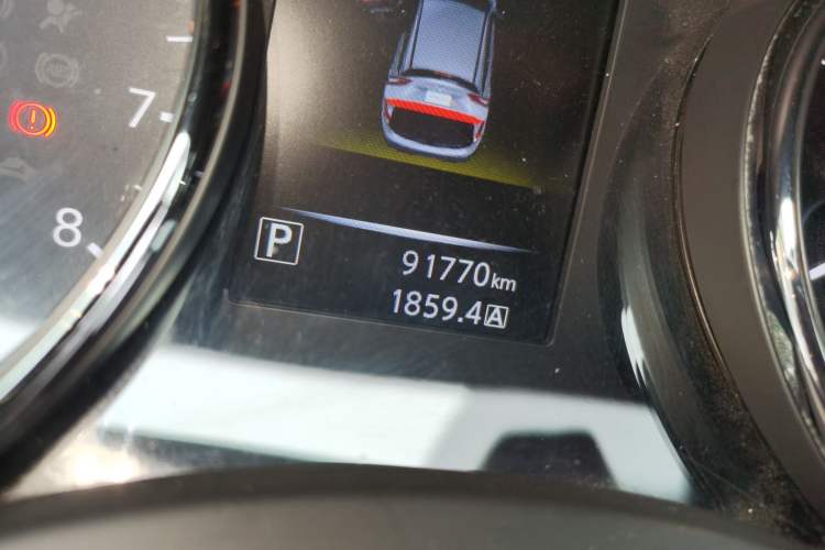 Used Nissan Qashqai 2016 2.0L CVT Luxury Edition Odometer Close Up