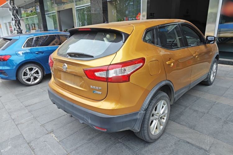 Used Nissan Qashqai 2016 2.0L CVT Elite Edition Rear Right 45 Deg