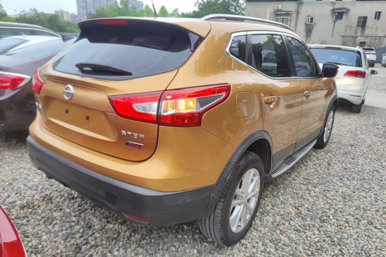 Used Nissan Qashqai 2016 2.0L CVT Elite Edition Rear Right 45 Deg