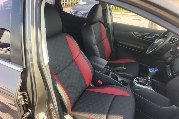 Used Nissan Qashqai 2016 2.0L CVT Luxury Edition Right Front Seat