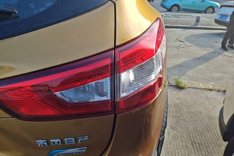 Used Nissan Qashqai 2016 2.0L CVT Luxury Edition Right Rear Taillight