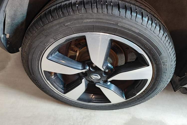 Used Nissan Qashqai 2016 2.0L CVT Luxury Edition Right Rear Wheel Hub