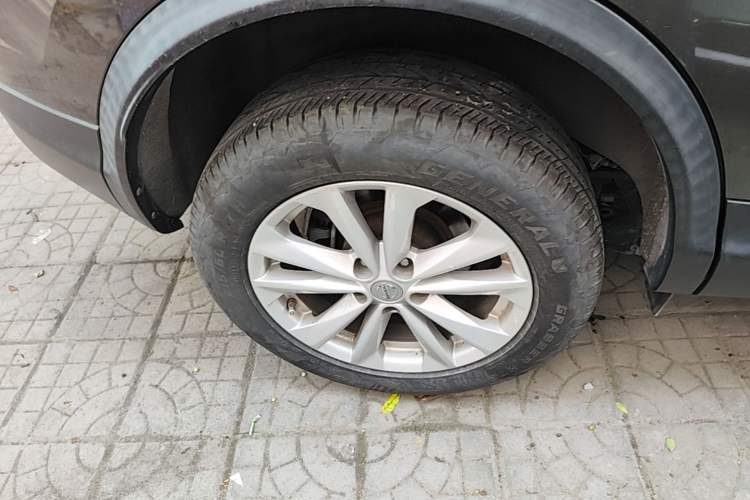 Used Nissan Qashqai 2016 2.0L CVT Elite Edition Right Rear Wheel Hub