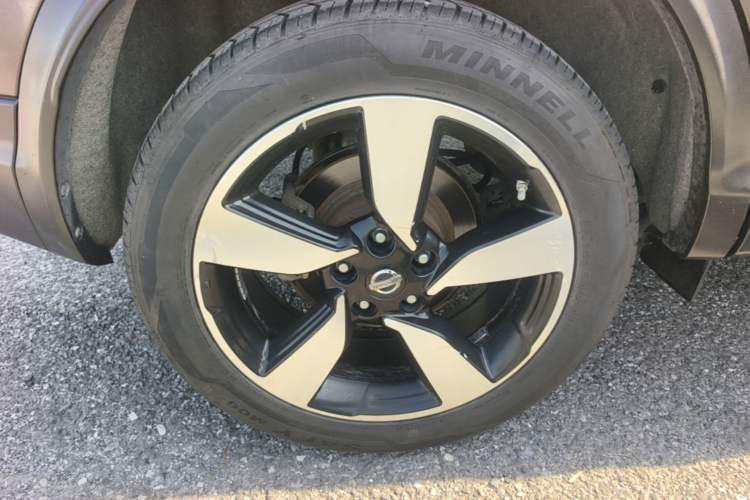 Used Nissan Qashqai 2016 2.0L CVT Luxury Edition Right Rear Wheel Hub
