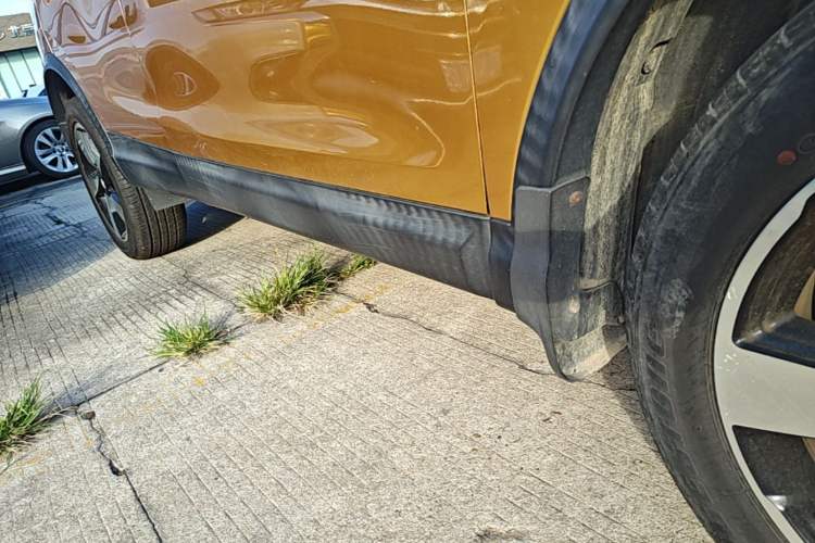 Used Nissan Qashqai 2016 2.0L CVT Luxury Edition Right Side Sill