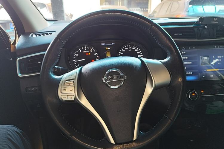 Used Nissan Qashqai 2016 2.0L CVT Luxury Edition Steering Wheel