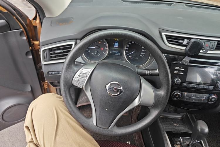 Used Nissan Qashqai 2016 2.0L CVT Elite Edition Steering Wheel