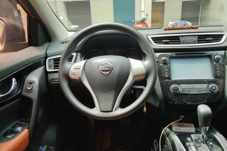 Used Nissan Qashqai 2016 2.0L CVT Elite Edition Steering Wheel