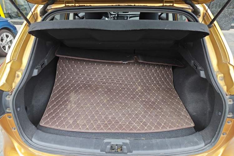 Used Nissan Qashqai 2016 2.0L CVT Elite Edition Trunk