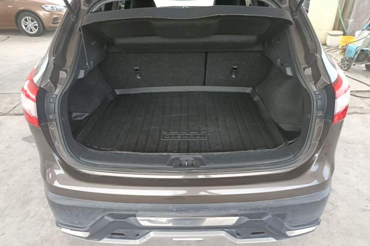 Used Nissan Qashqai 2016 2.0L CVT Luxury Edition Trunk
