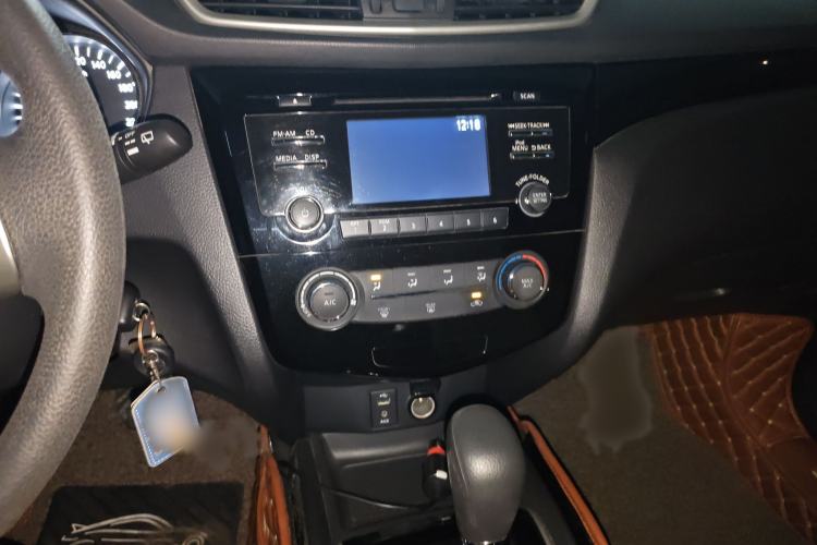 Used Nissan Qashqai 2017 2.0L CVT Elite Edition China V Standard Audio And AC Panel