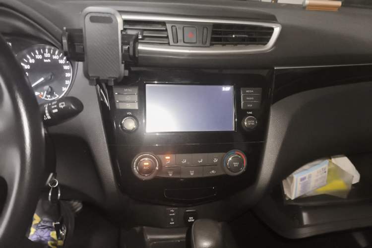 Used Nissan Qashqai 2017 2.0L CVT Smart Enjoyment Version China VI Standard Audio And AC Panel