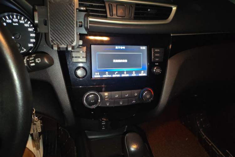 Used Nissan Qashqai 2017 2.0L CVT Smart Enjoyment Version China V Standard Audio And AC Panel