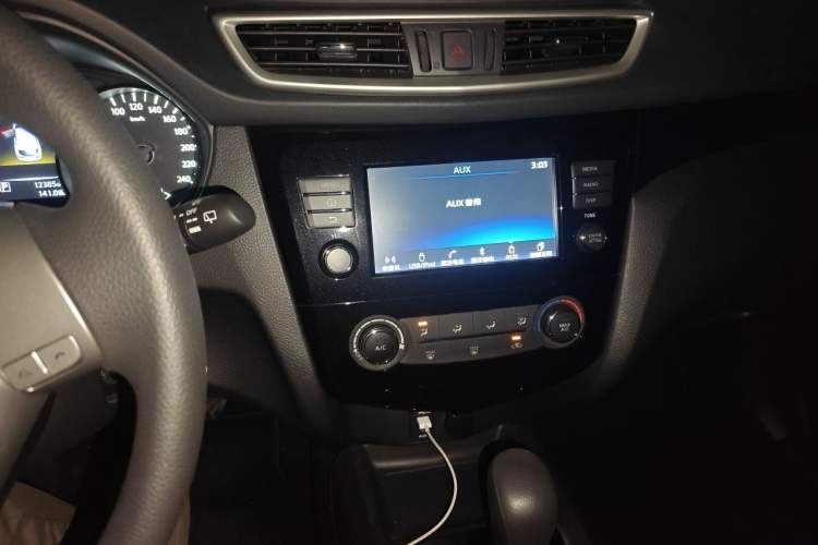 Used Nissan Qashqai 2017 2.0L CVT Elite Edition China V Standard Audio And AC Panel