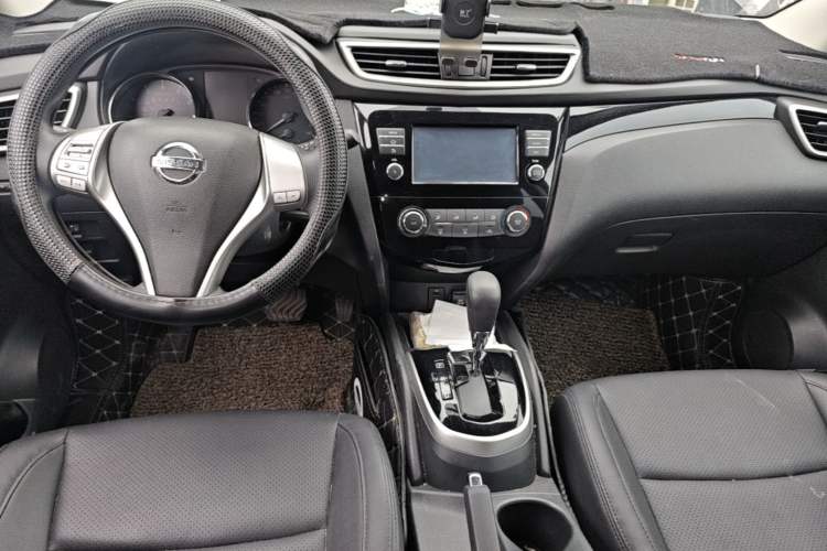 Used Nissan Qashqai 2017 2.0L CVT Elite Edition China V Standard Center Console