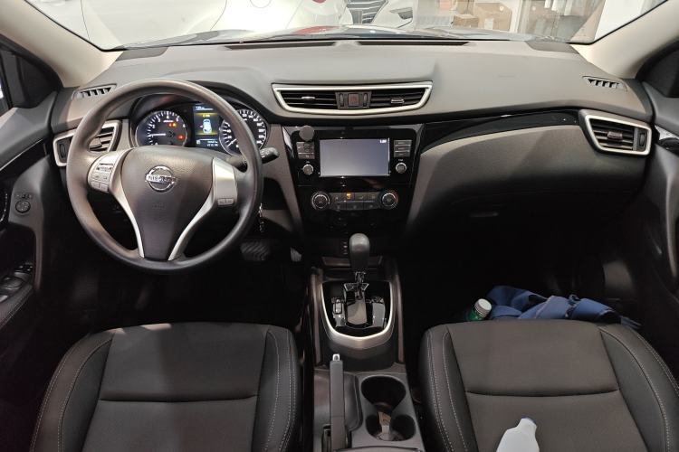 Used Nissan Qashqai 2017 2.0L CVT Elite Edition China VI Standard Center Console