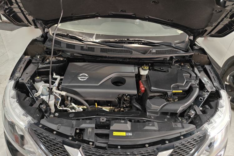 Used Nissan Qashqai 2017 2.0L CVT Elite Edition China VI Standard Engine Bay