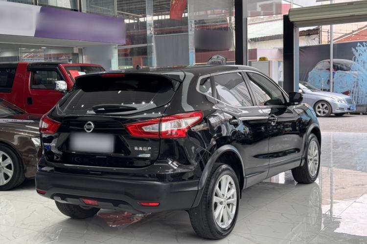 Used Nissan Qashqai 2017 2.0L CVT Elite Edition China V Standard Exterior 3