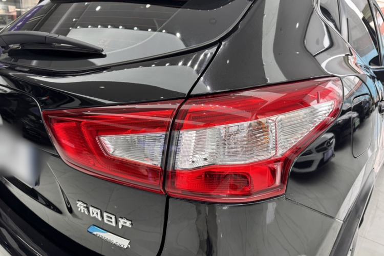 Used Nissan Qashqai 2017 2.0L CVT Elite Edition China V Standard Exterior 4