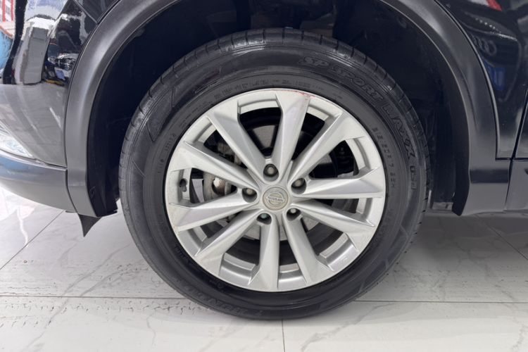 Used Nissan Qashqai 2017 2.0L CVT Elite Edition China V Standard Exterior 6