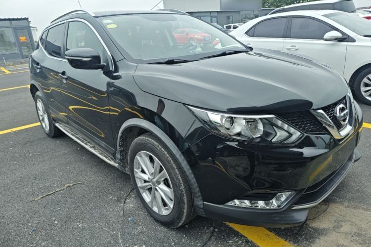 Used Nissan Qashqai 2017 2.0L CVT Elite Edition China V Standard Front Right 45 Deg