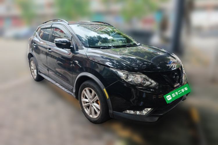 Used Nissan Qashqai 2017 2.0L CVT Elite Edition China V Standard Front Right 45 Deg