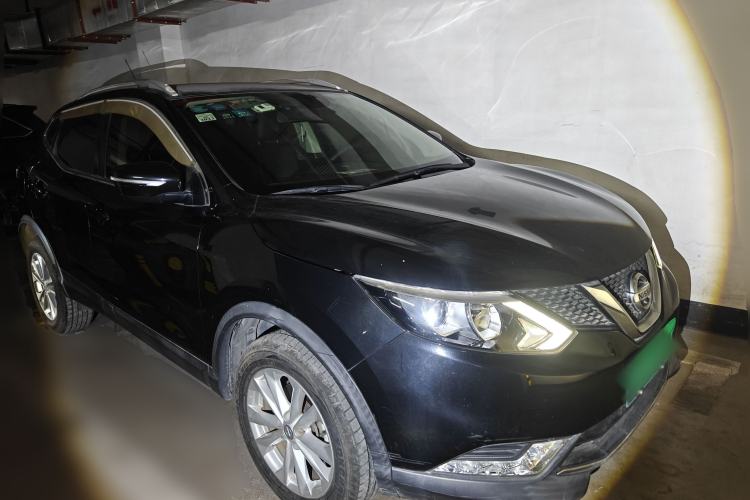 Used Nissan Qashqai 2017 2.0L CVT Elite Edition China V Standard Front Right 45 Deg