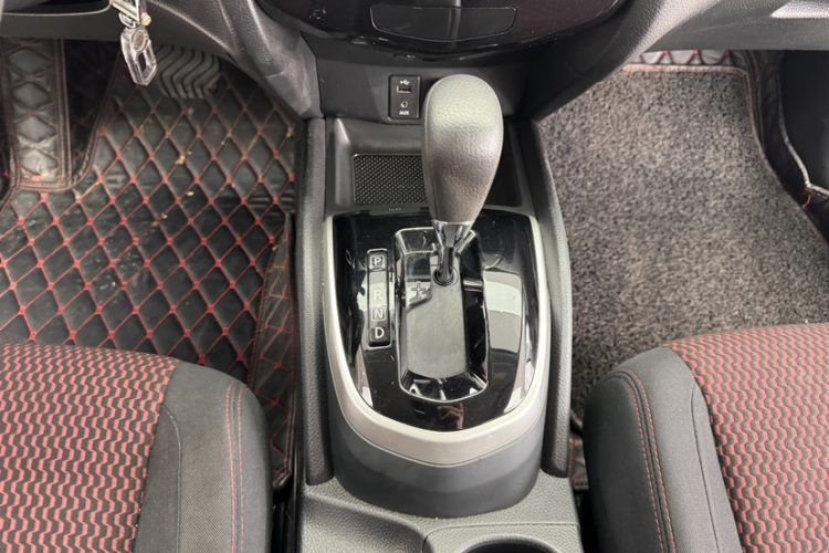 Used Nissan Qashqai 2017 2.0L CVT Elite Edition China V Standard Interior 2