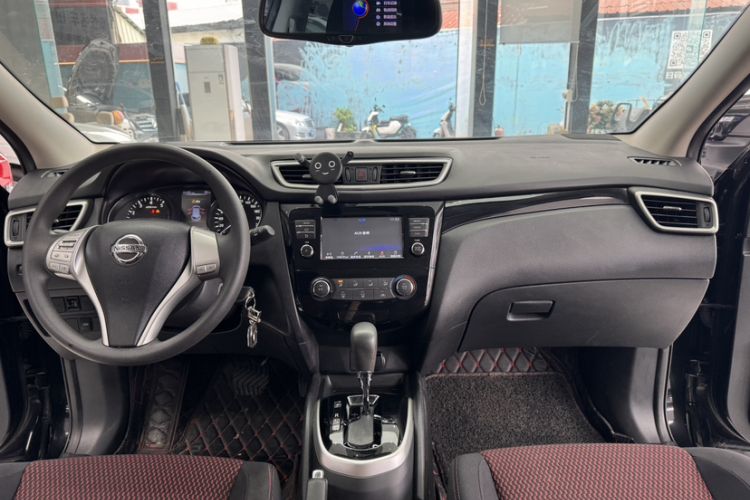 Used Nissan Qashqai 2017 2.0L CVT Elite Edition China V Standard Interior 3