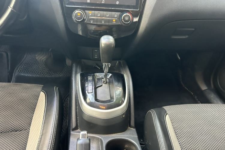 Used Nissan Qashqai 2017 2.0L CVT Luxury Edition China V Standard Interior 3