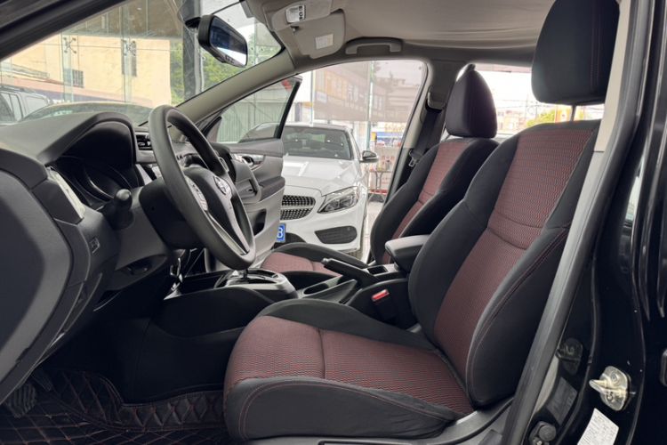 Used Nissan Qashqai 2017 2.0L CVT Elite Edition China V Standard Interior 4