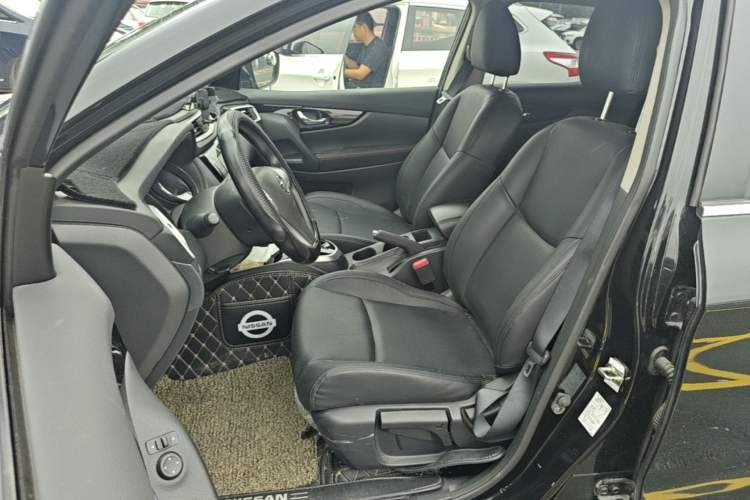 Used Nissan Qashqai 2017 2.0L CVT Elite Edition China V Standard Left Front Seat