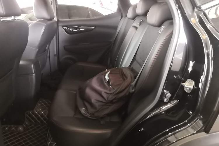 Used Nissan Qashqai 2017 2.0L CVT Smart Enjoyment Version China VI Standard Left Rear Seat